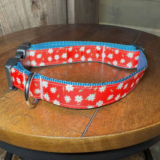 Red Flowers Collar