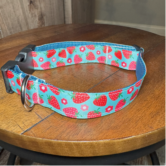 Flowers and Strawberries Collar
