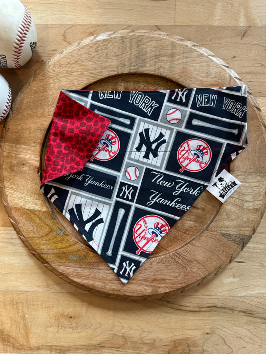 University of Iowa Donation bandana - Yankees